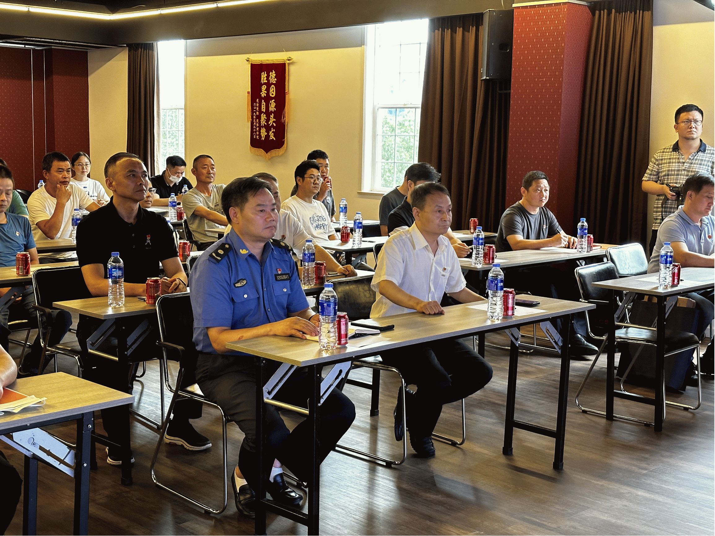 学习习近平总书记重要文章《中国式现代化是中国共产党领导的社会主义现代化》